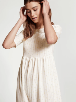 Chemise De Nuit Dame 95% Coton CALIDA "Toujours Print" 31838 - Star White 910 -Vente de soutien-gorge pas cher Chemise20de20nuit20dame20952520coton20CALIDA2022Toujours20Print22203183820 20Star20White20910 3