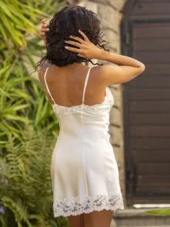 Nuisette MARJOLAINE "Reine" 4REI0101 - Naturel 0074 5 Nuisette MARJOLAINE "Reine" 4REI0101 - Naturel 0074 -Vente de soutien-gorge pas cher Nuisette20MARJOLAINE2022Reine22204REI010120 20Naturel200074 1