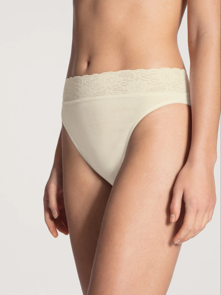 Slip Doux 100% Coton & Dentelle CALIDA "Lycraspitze" 21901 - Champagne 134 1 Slip Doux 100% Coton & Dentelle CALIDA "Lycraspitze" 21901 - Champagne 134