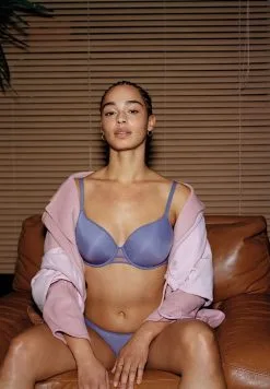 Soutien-gorge Coques Spacer PASSIONATA "Naïs" P48H60 - Veronica 001 -Vente de soutien-gorge pas cher Soutien gorge20C3A020coques20plongeant20PASSIONATA2022NaC3AFs2220P48H6020 20Veronica20001 1