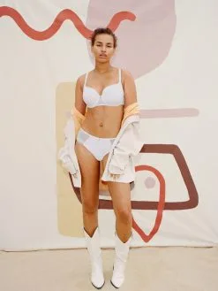 Soutien-gorge Coques Emboitant CHANTELLE "Modern Support" C18Q60 - Blanc 010 8 Soutien-gorge Coques Emboitant CHANTELLE "Modern Support" C18Q60 - Blanc 010 -Vente de soutien-gorge pas cher Soutien gorge20coques20emboitant20CHANTELLE2022Modern20Support2220C18Q6020 20Blanc20010 2